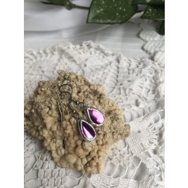 Irizáló, lila csepp fülbevaló